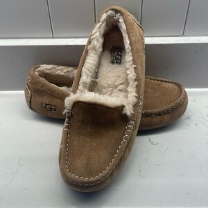 Women’s tan UGG Ansley slippers
